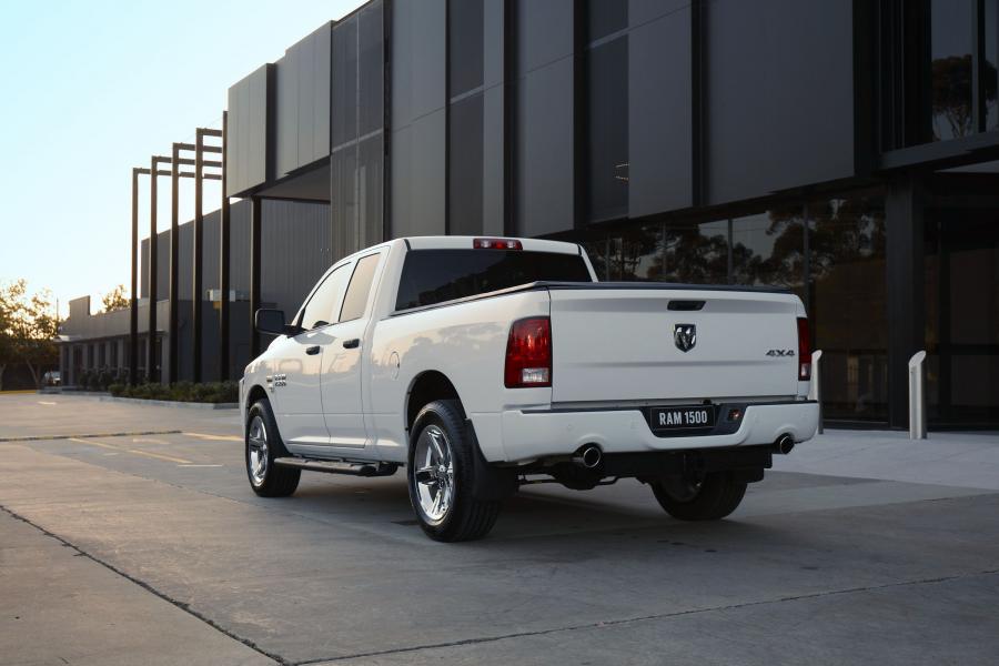  Ram 1500 Express Quad Cab (DS) 2018 года  (AU) (фото 2 из 28)